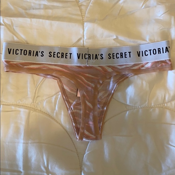 NWT WOMENS Victoria’s Secret Zebra Thong/String SIZE XS🦓🩲 - Picture 2 of 5